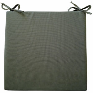 Beżowa poduszka w kształcie kwadratu na krzesło ogrodowe.