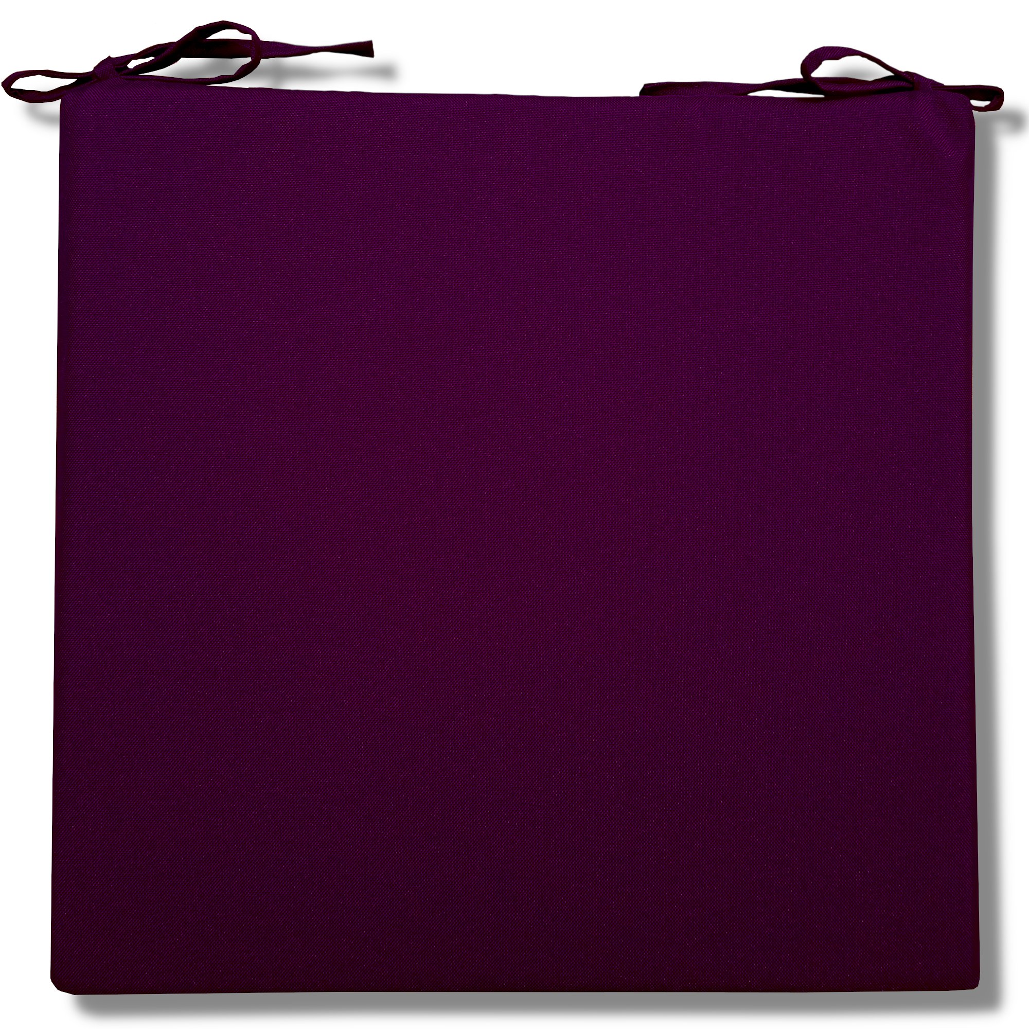 Purpurowa poduszka w kształcie kwadratu na krzesło ogrodowe.